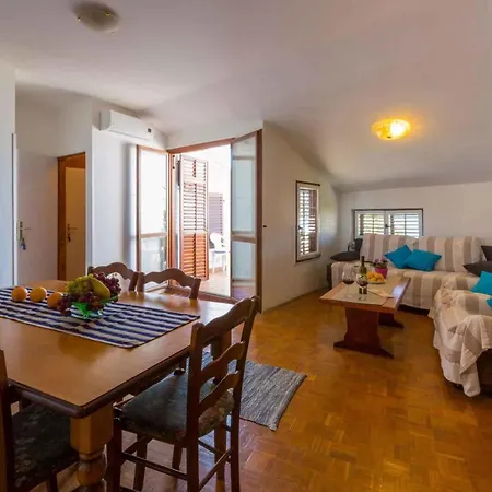 In 5600 Apartament *